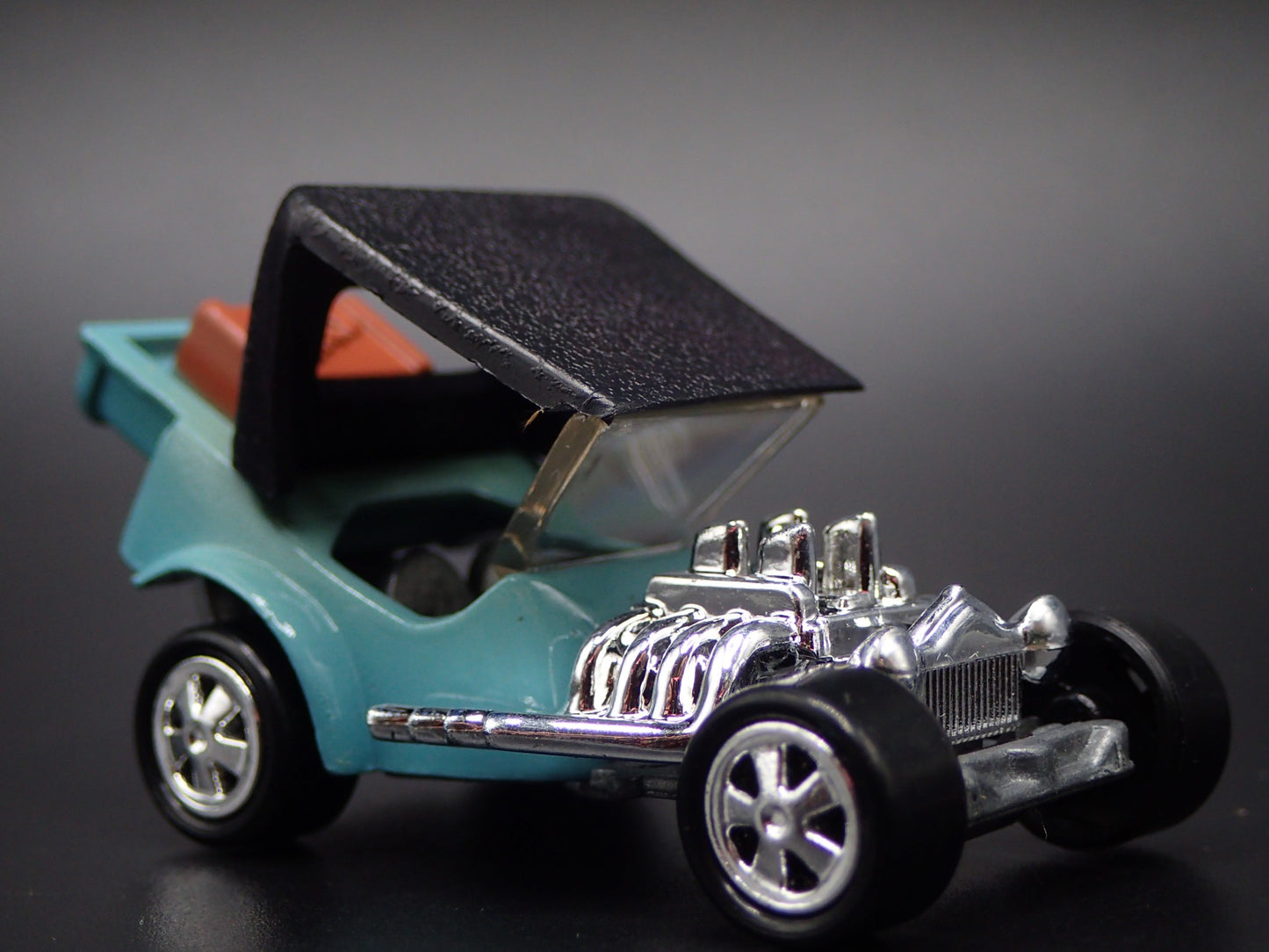 FORD ROADSTER CUSTOM HOT ROD TNT BLUE 1:64 SCALE DIORAMA DIECAST MODEL CAR