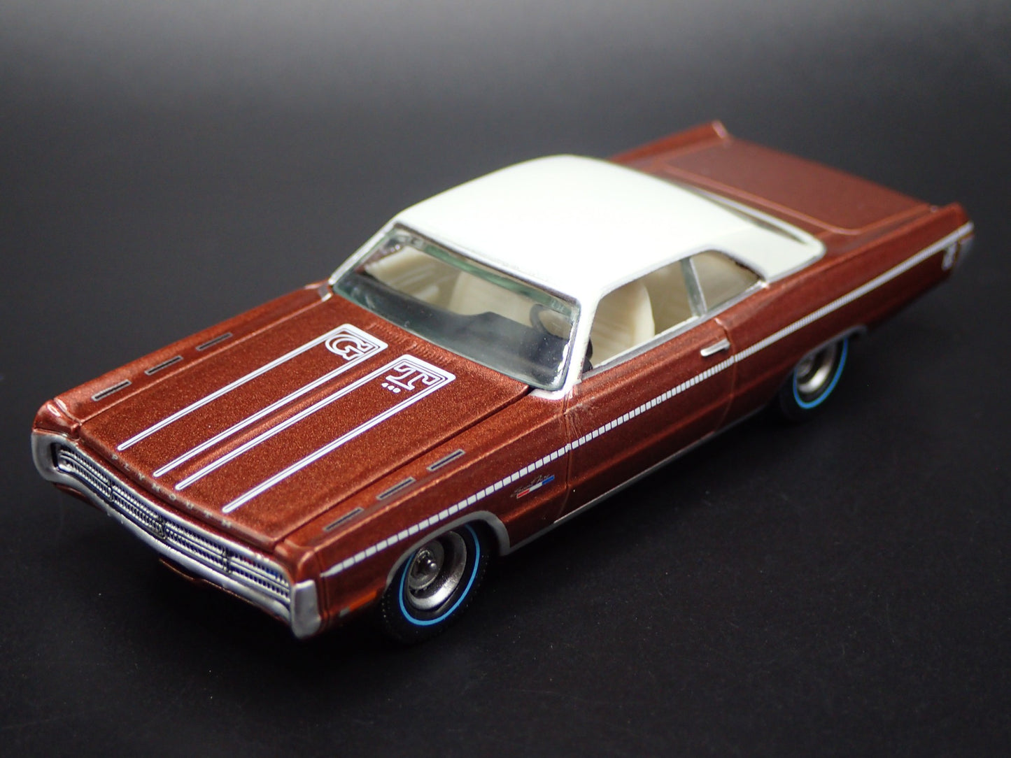 1971 71 PLYMOUTH SPORT FURY GT BRONZE 1/64 SCALE DIORAMA DIECAST MODEL CAR