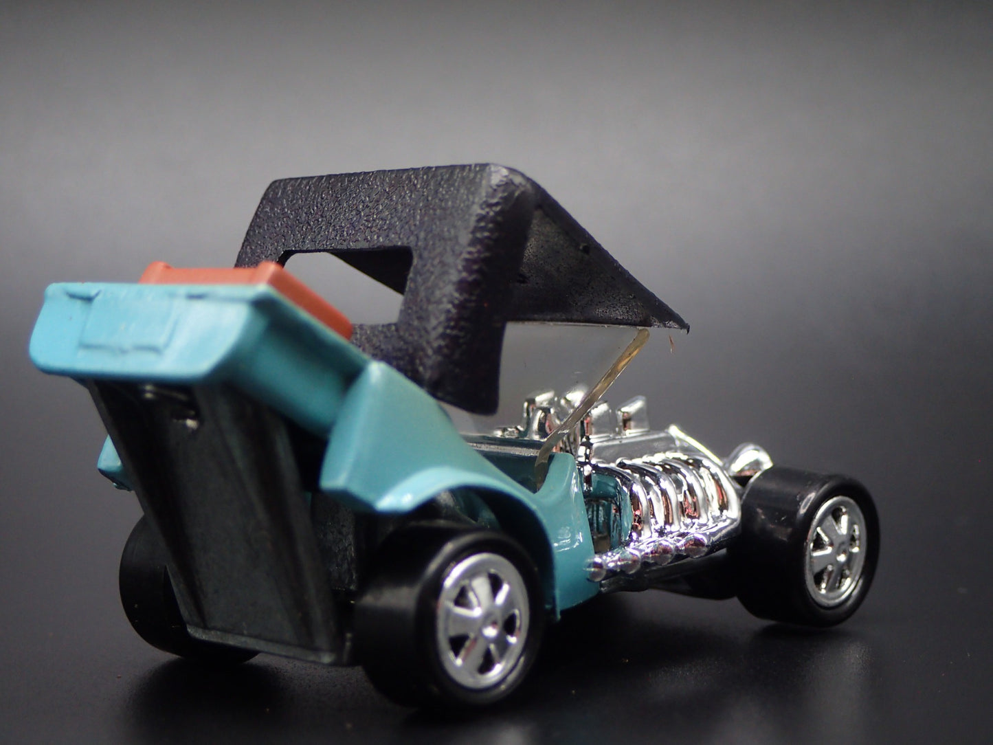 FORD ROADSTER CUSTOM HOT ROD TNT BLUE 1:64 SCALE DIORAMA DIECAST MODEL CAR