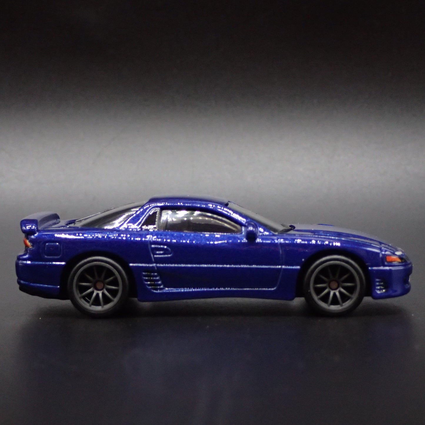 1990-2000 MITSUBISHI GTO 3000GT VR4 BLUE 1:64 SCALE DIORAMA DIECAST MODEL CAR