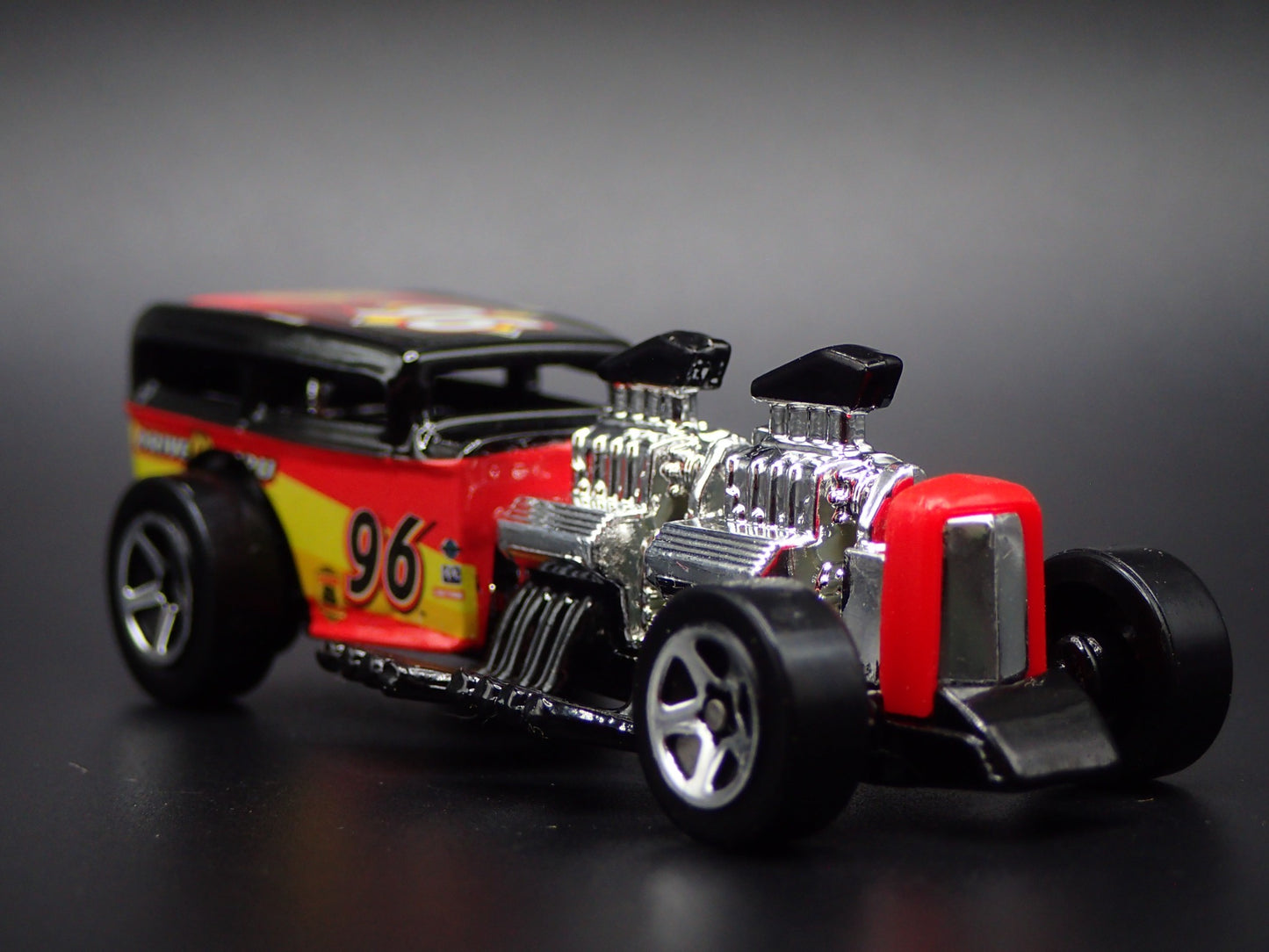 FORD ROADSTER HOT ROD WAY 2 FAST MCDONALDS 1:64 SCALE DIORAMA DIECAST MODEL CAR