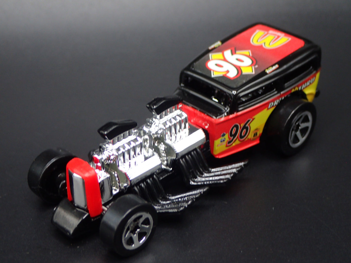 FORD ROADSTER HOT ROD WAY 2 FAST MCDONALDS 1:64 SCALE DIORAMA DIECAST MODEL CAR