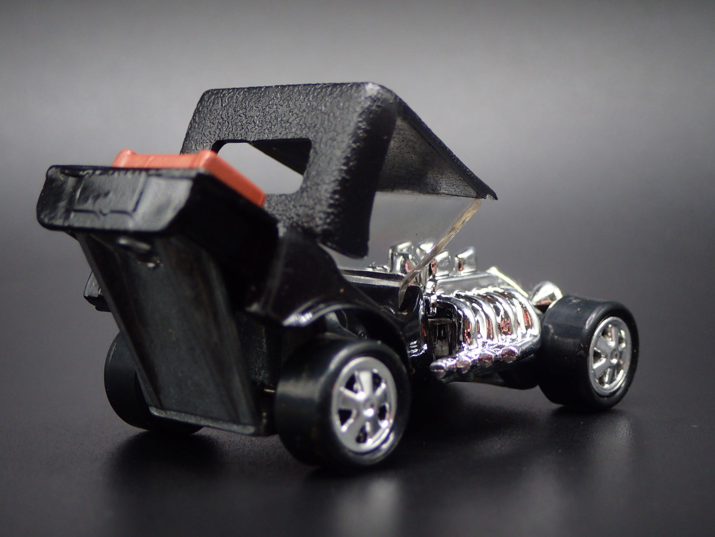 FORD ROADSTER CUSTOM HOT ROD TNT BLACK 1:64 SCALE DIORAMA DIECAST MODEL CAR