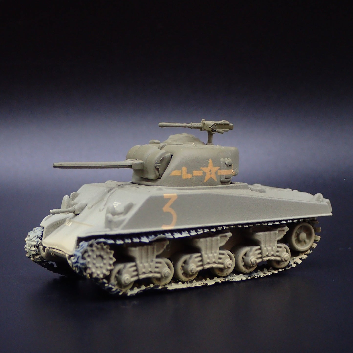 WWII M4A3 SHERMAN TANK ARMY MILITARY TUNISIA CAMP 1:100 SCALE DIECAST MODEL CAR