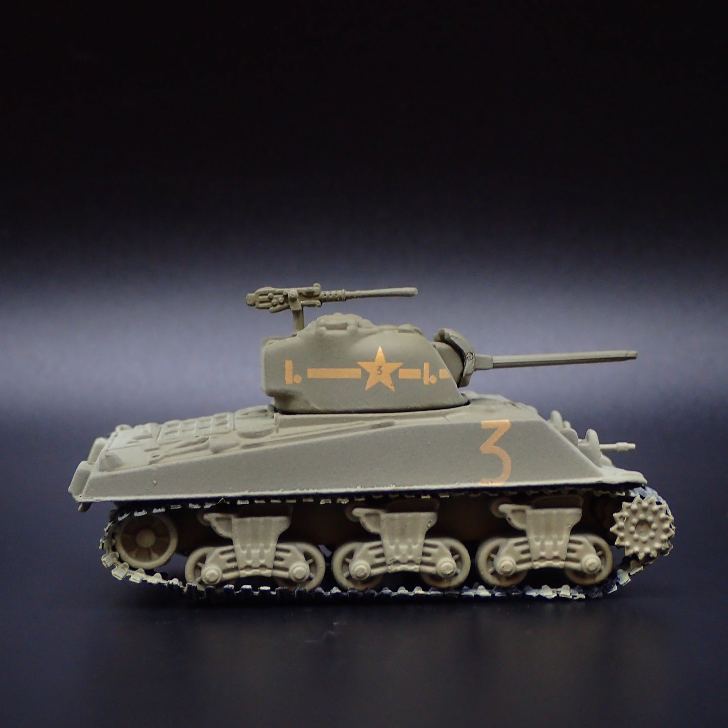 WWII M4A3 SHERMAN TANK ARMY MILITARY TUNISIA CAMP 1:100 SCALE DIECAST MODEL CAR
