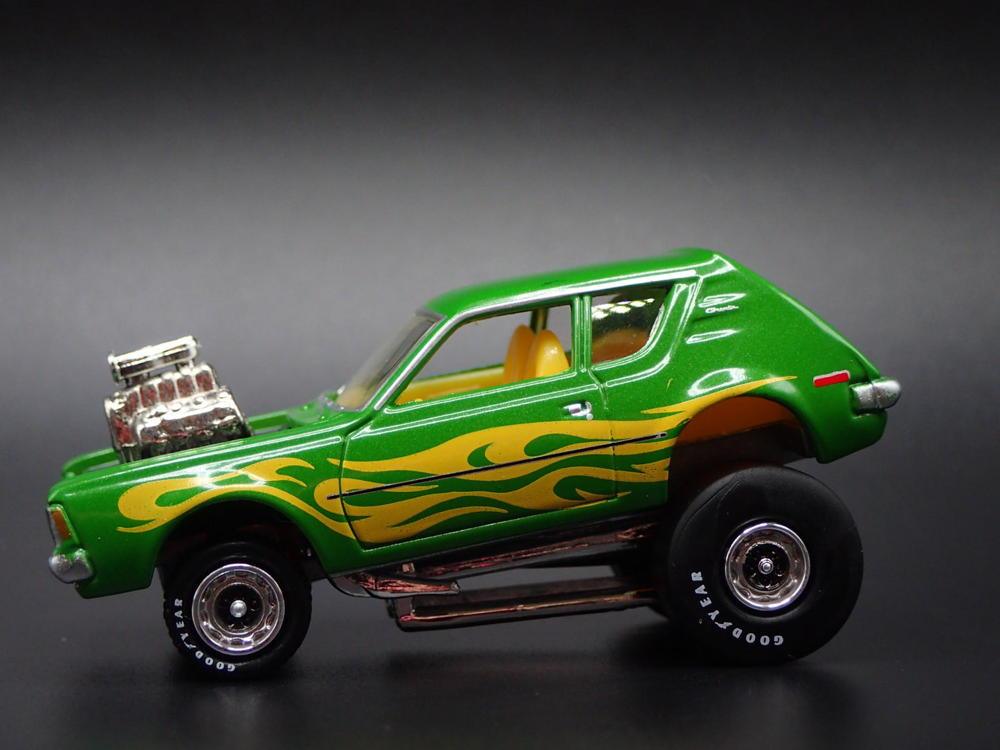 1971 71 AMC GREMLIN ZINGER GRN 1:64 SCALE COLLECTIBLE DIORAMA DIECAST MODEL CAR