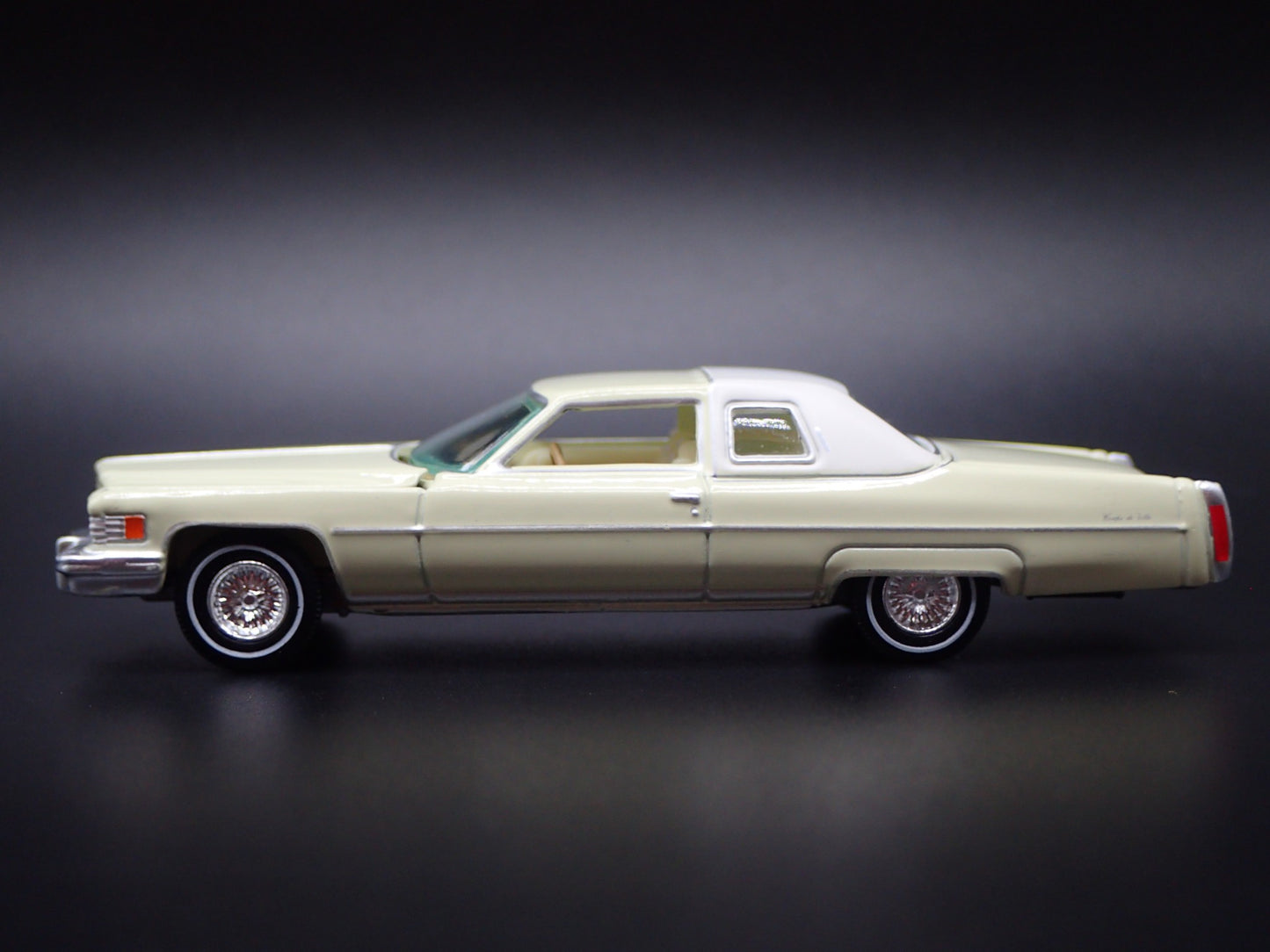 1976 76 CADDY CADILLAC DEVILLE 1:64 SCALE COLLECTIBLE DIORAMA DIECAST MODEL CAR