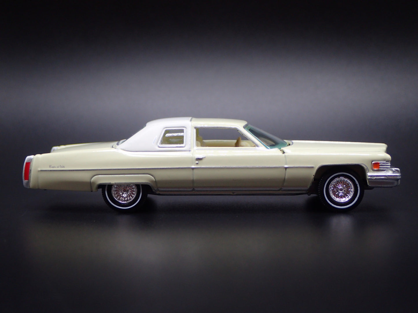 1976 76 CADDY CADILLAC DEVILLE 1:64 SCALE COLLECTIBLE DIORAMA DIECAST MODEL CAR