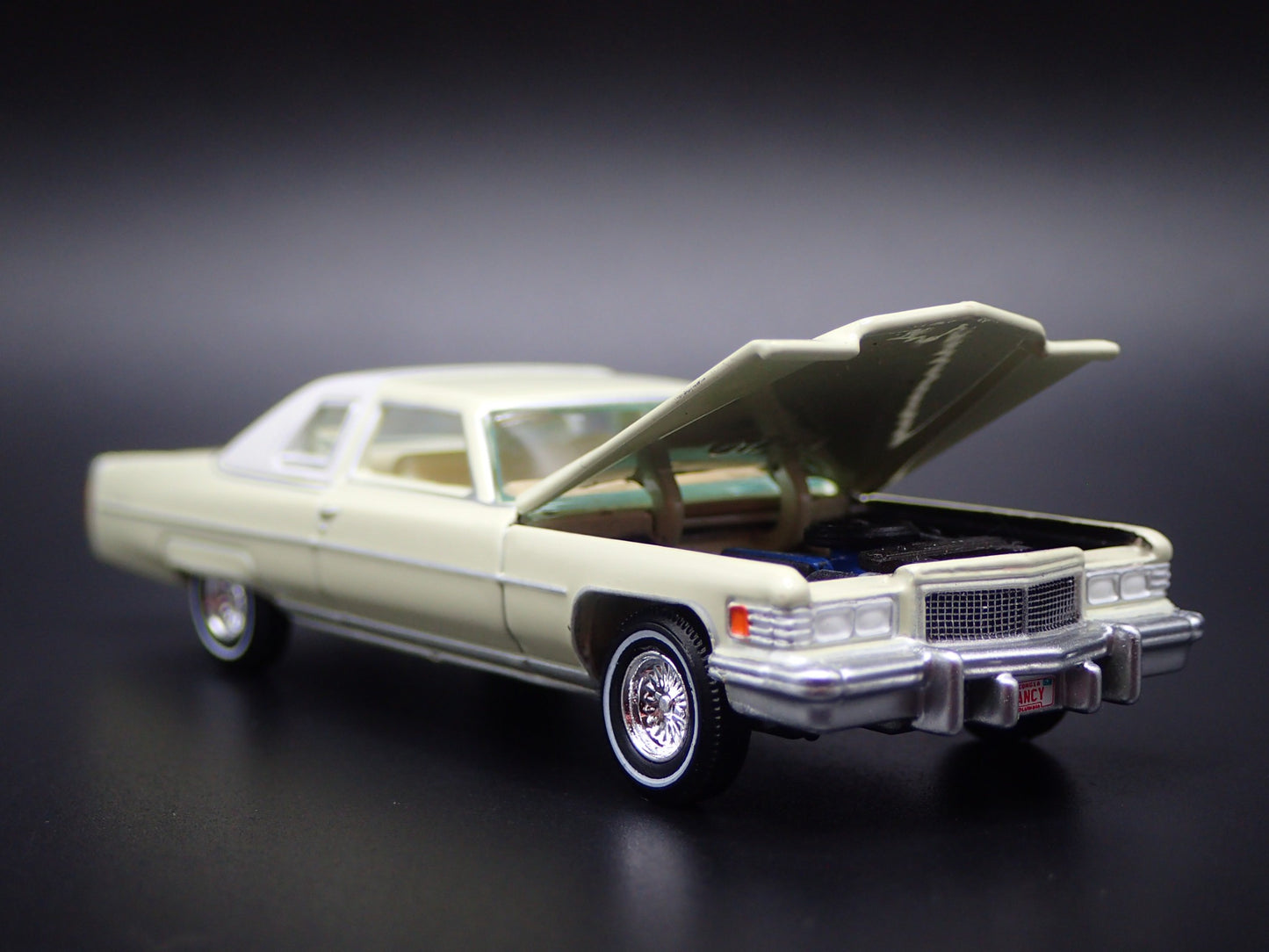 1976 76 CADDY CADILLAC DEVILLE 1:64 SCALE COLLECTIBLE DIORAMA DIECAST MODEL CAR