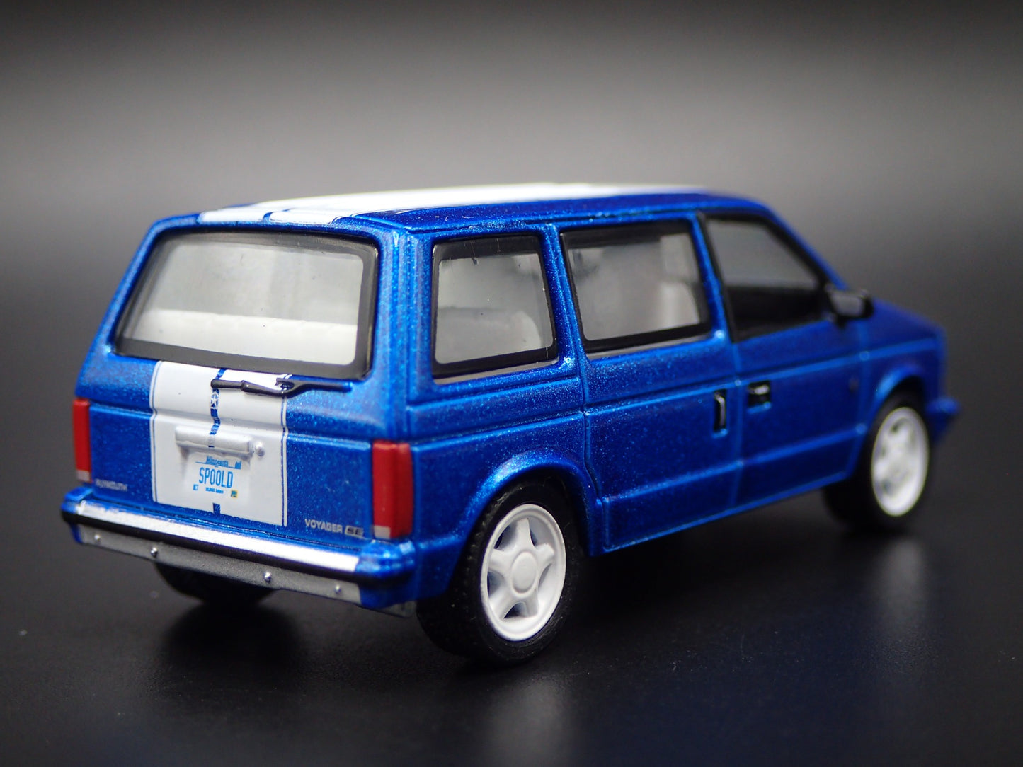 1984-1990 PLYMOUTH VOYAGER TURBO MINIVAN CARAVAN 1/64 SCALE DIECAST MODEL CAR