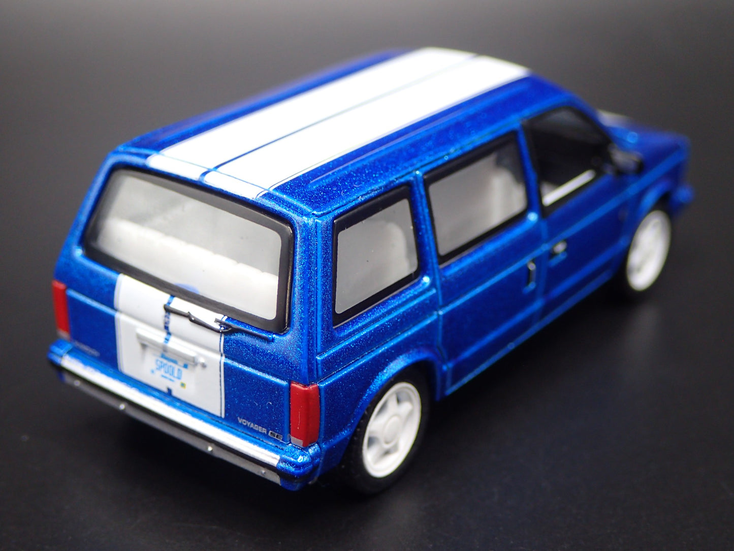 1984-1990 PLYMOUTH VOYAGER TURBO MINIVAN CARAVAN 1/64 SCALE DIECAST MODEL CAR