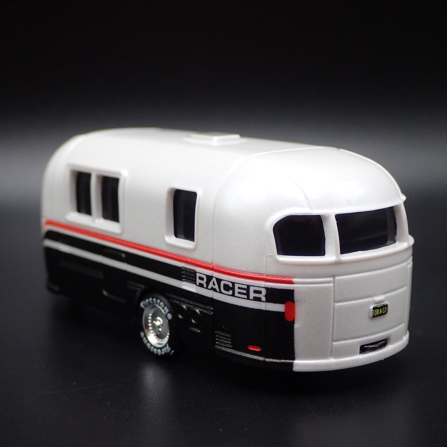 CAMPER TRAILER W HITCH WHITE RARE 1:64 SCALE COLLECTIBLE PLASTIC DIORAMA MODEL