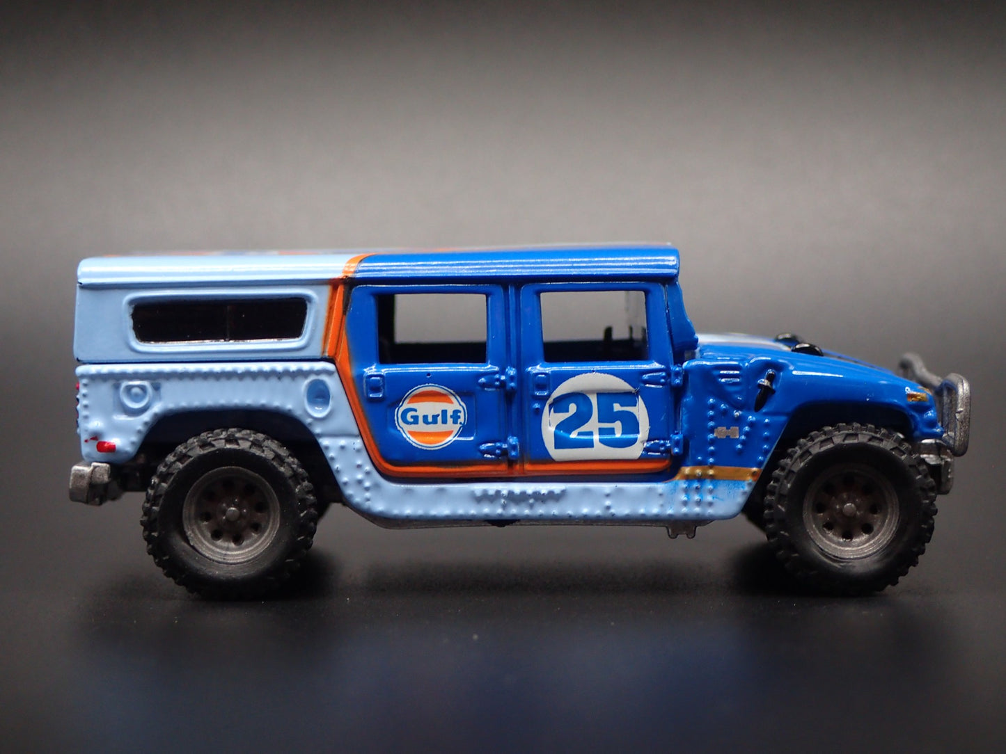 1992-2006 HUMMER H1 HUMVEE ALPHA GULF OIL 1:64 SCALE DIORAMA DIECAST MODEL CAR