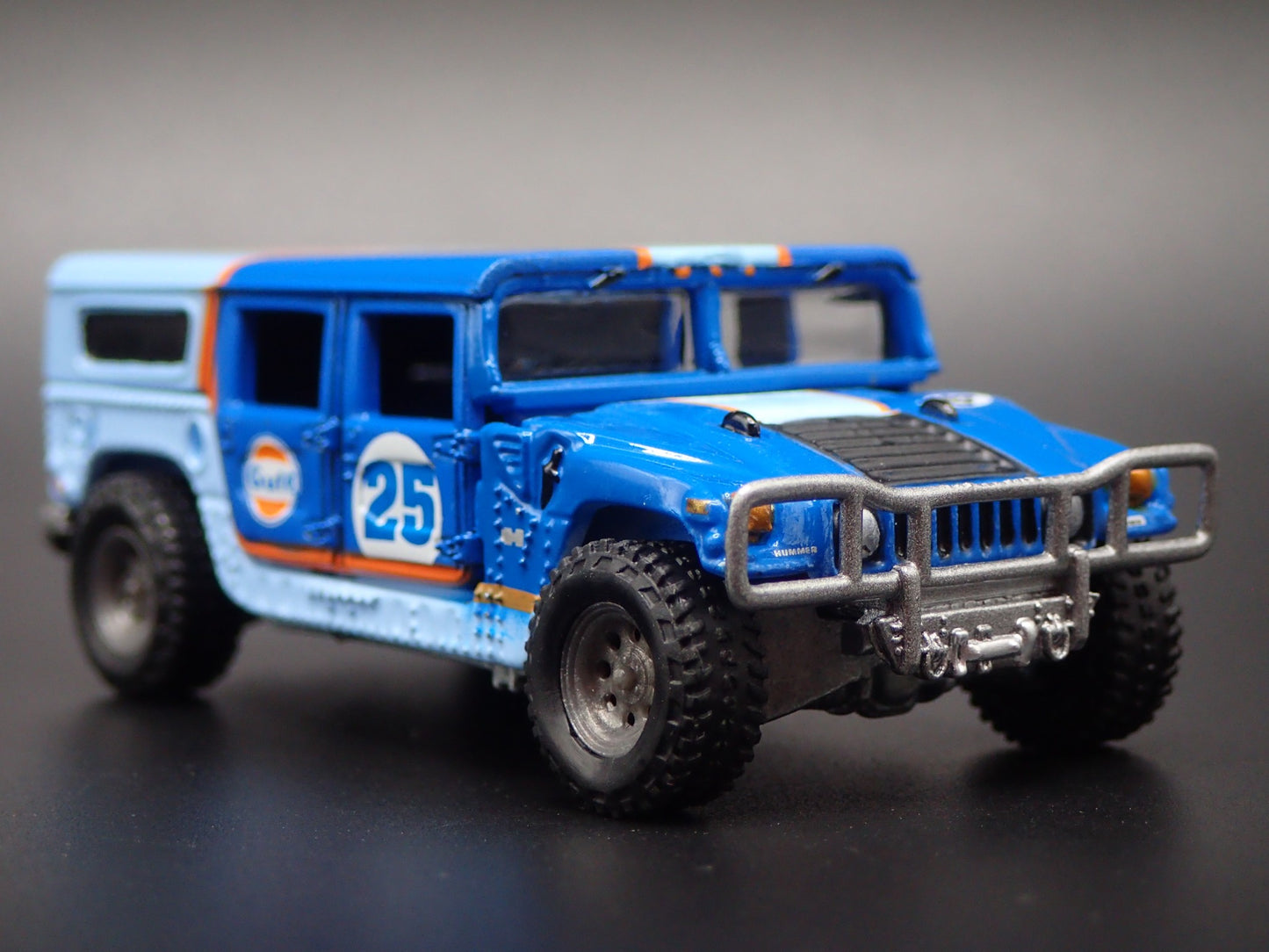 1992-2006 HUMMER H1 HUMVEE ALPHA GULF OIL 1:64 SCALE DIORAMA DIECAST MODEL CAR