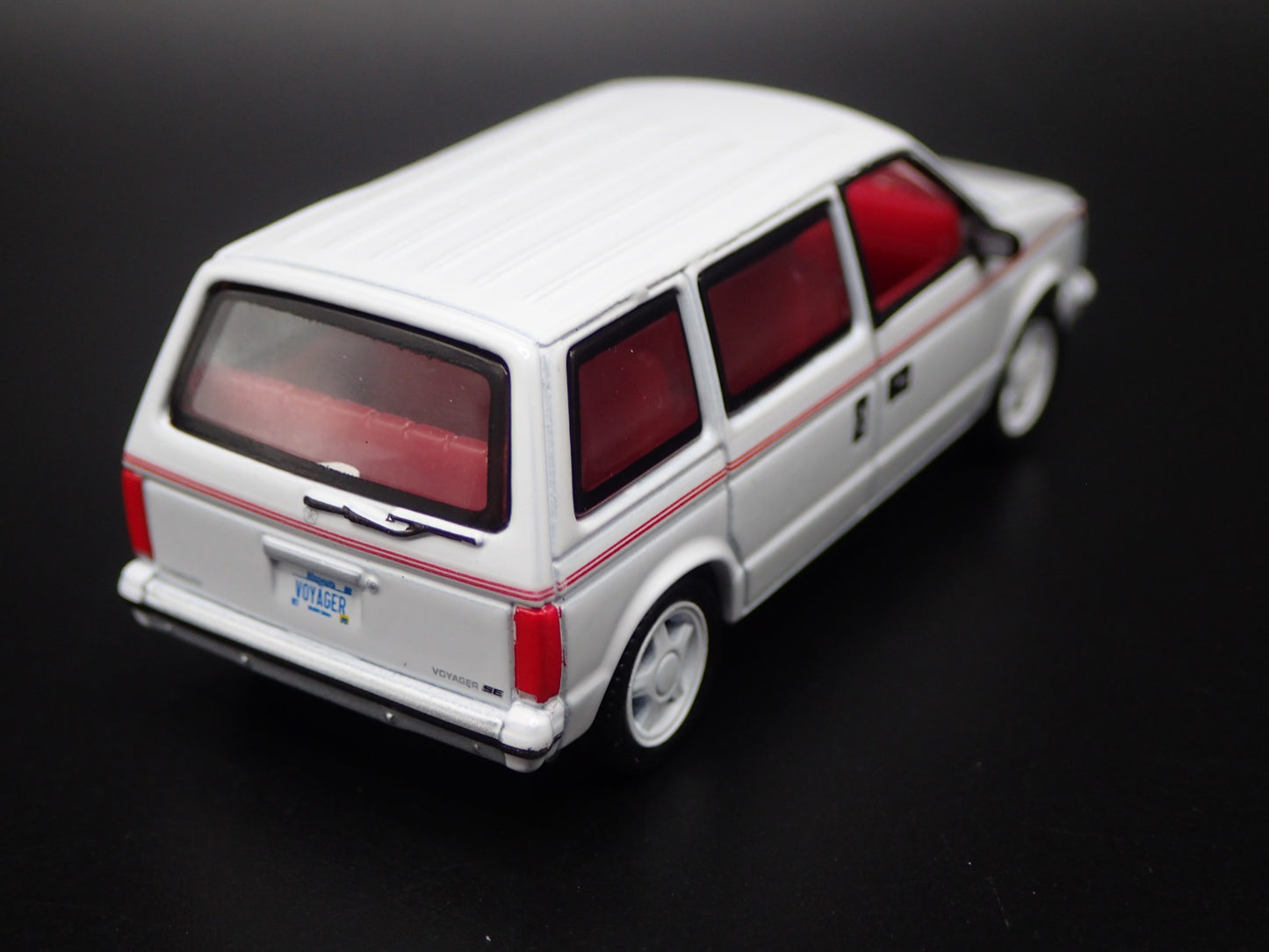 1984-1990 PLYMOUTH VOYAGER TURBO MINIVAN CARAVAN 1/64 SCALE DIECAST MODEL CAR