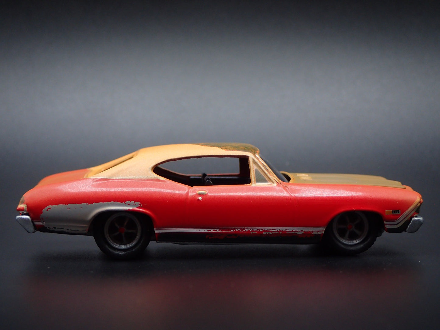 1968 68 CHEVY CHEVROLET CHEVELLE SS 396 BARN FIND 1:64 SCALE  DIECAST MODEL CAR