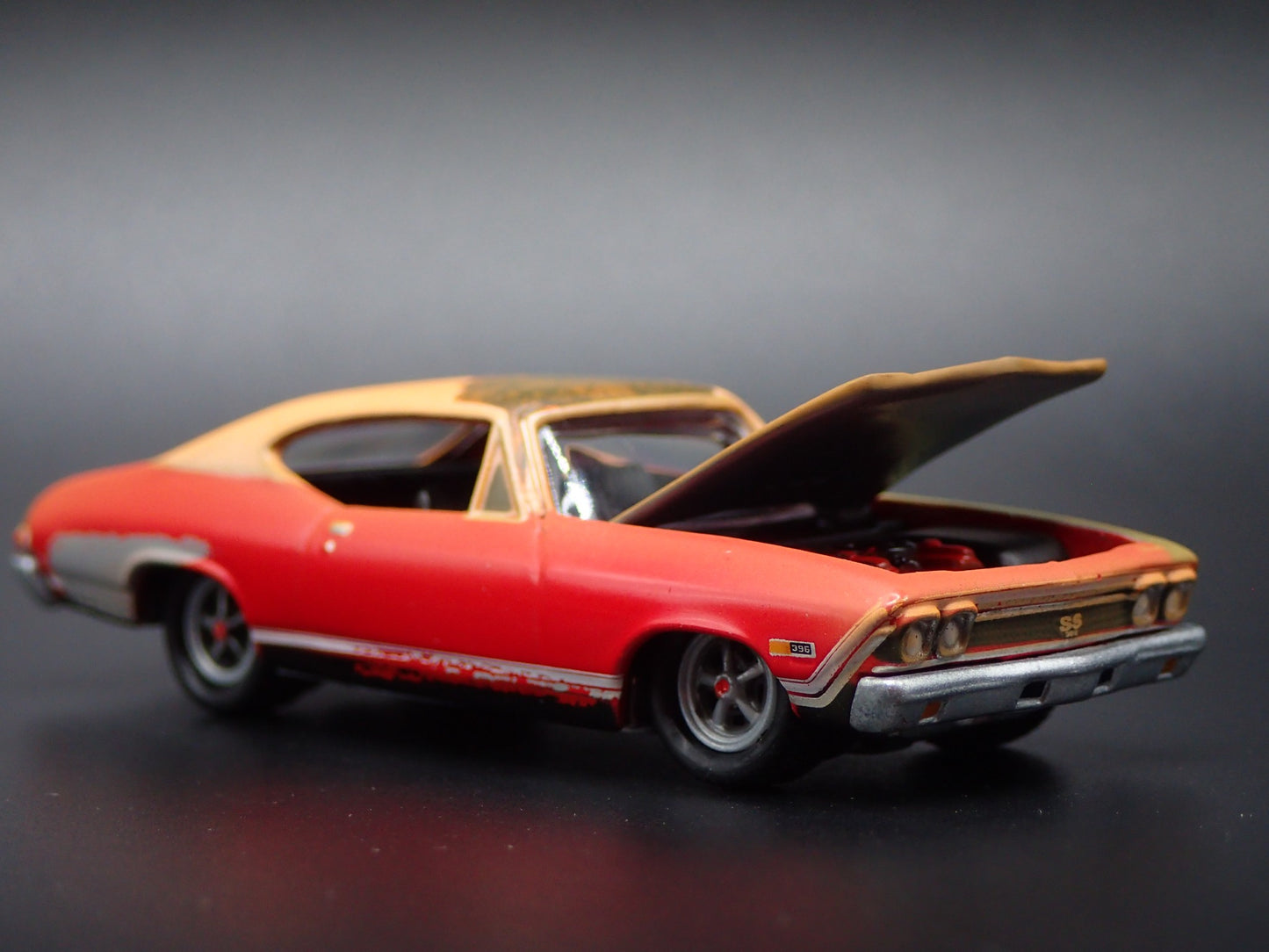 1968 68 CHEVY CHEVROLET CHEVELLE SS 396 BARN FIND 1:64 SCALE  DIECAST MODEL CAR