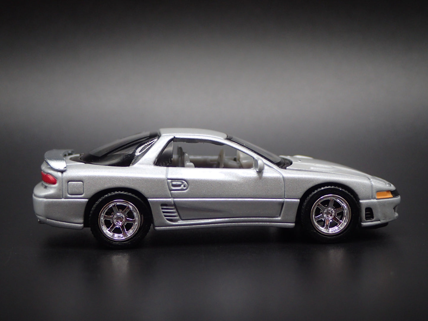 1990-2000 MITSUBISHI 3000GT VR4 1:64 SCALE COLLECTIBLE DIORAMA DIECAST MODEL CAR