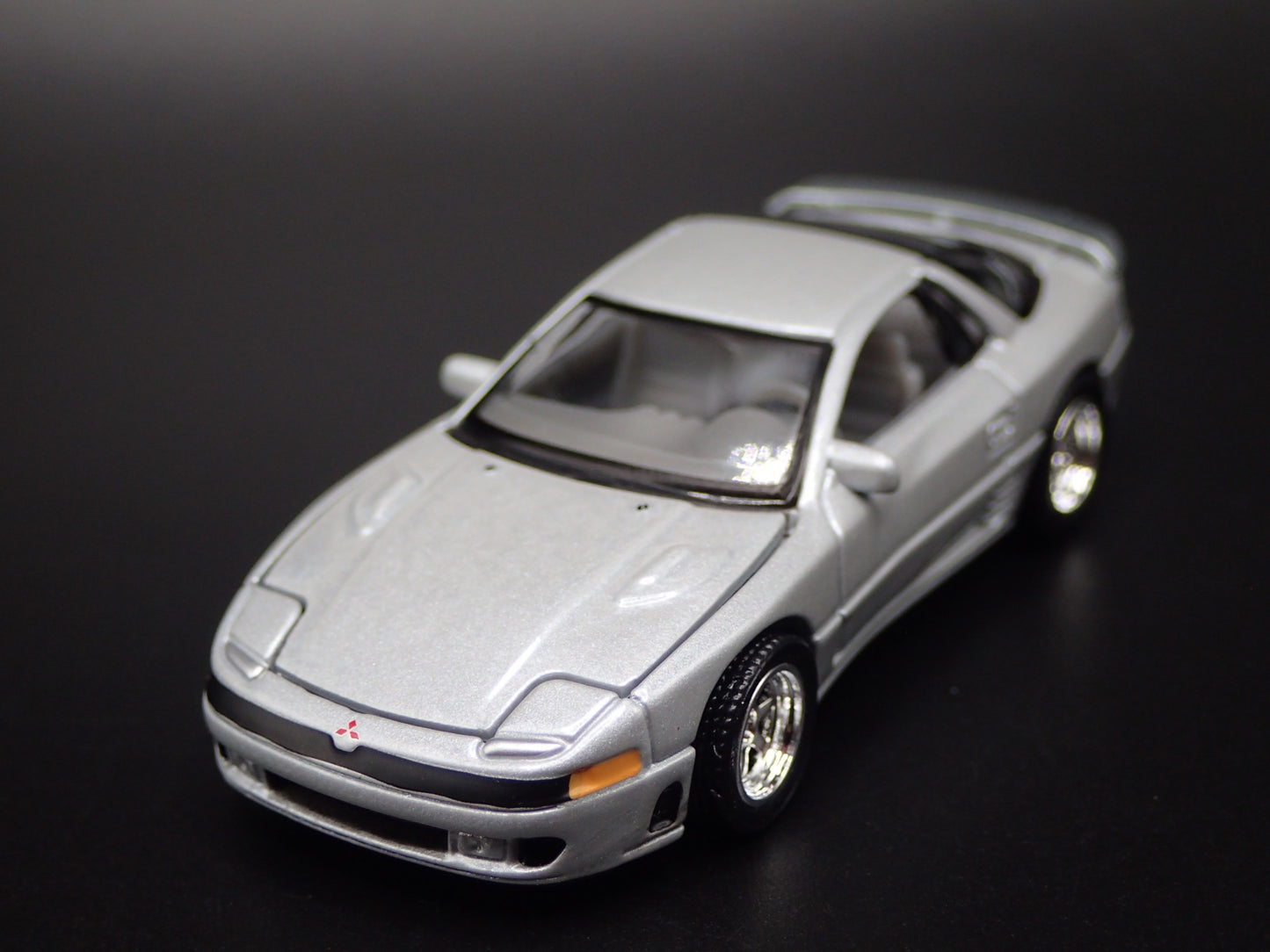 1990-2000 MITSUBISHI 3000GT VR4 1:64 SCALE COLLECTIBLE DIORAMA DIECAST MODEL CAR