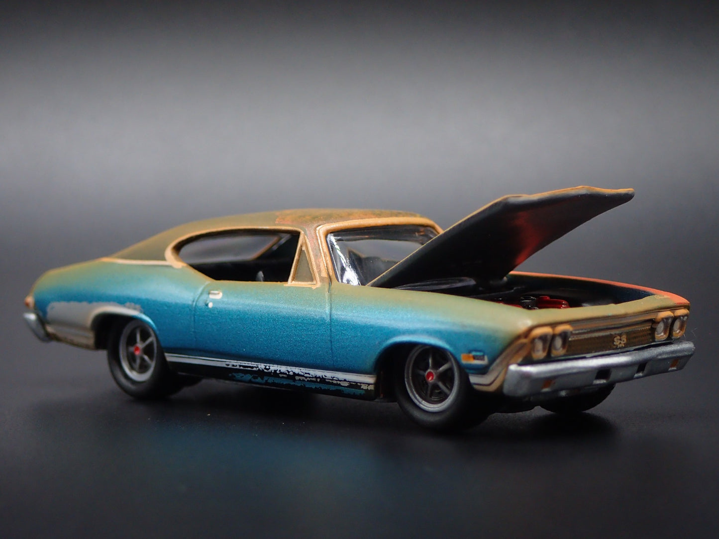 1968 68 CHEVY CHEVROLET CHEVELLE SS 396 BARN FIND 1:64 SCALE  DIECAST MODEL CAR