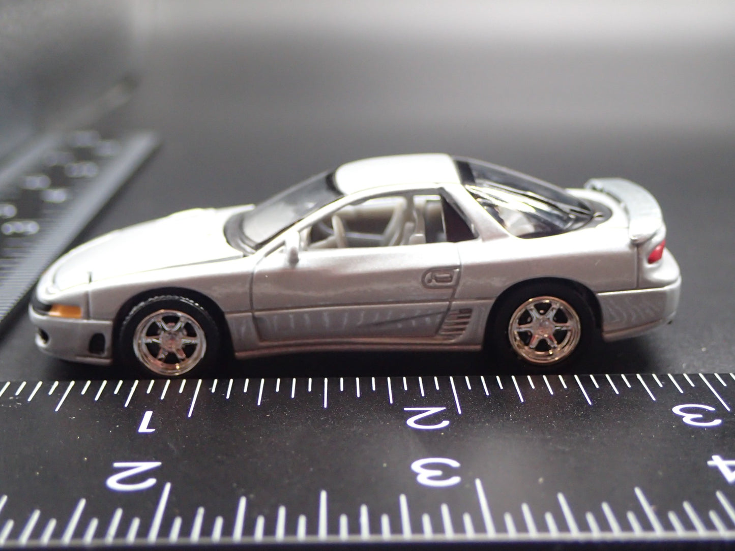 1990-2000 MITSUBISHI 3000GT VR4 1:64 SCALE COLLECTIBLE DIORAMA DIECAST MODEL CAR
