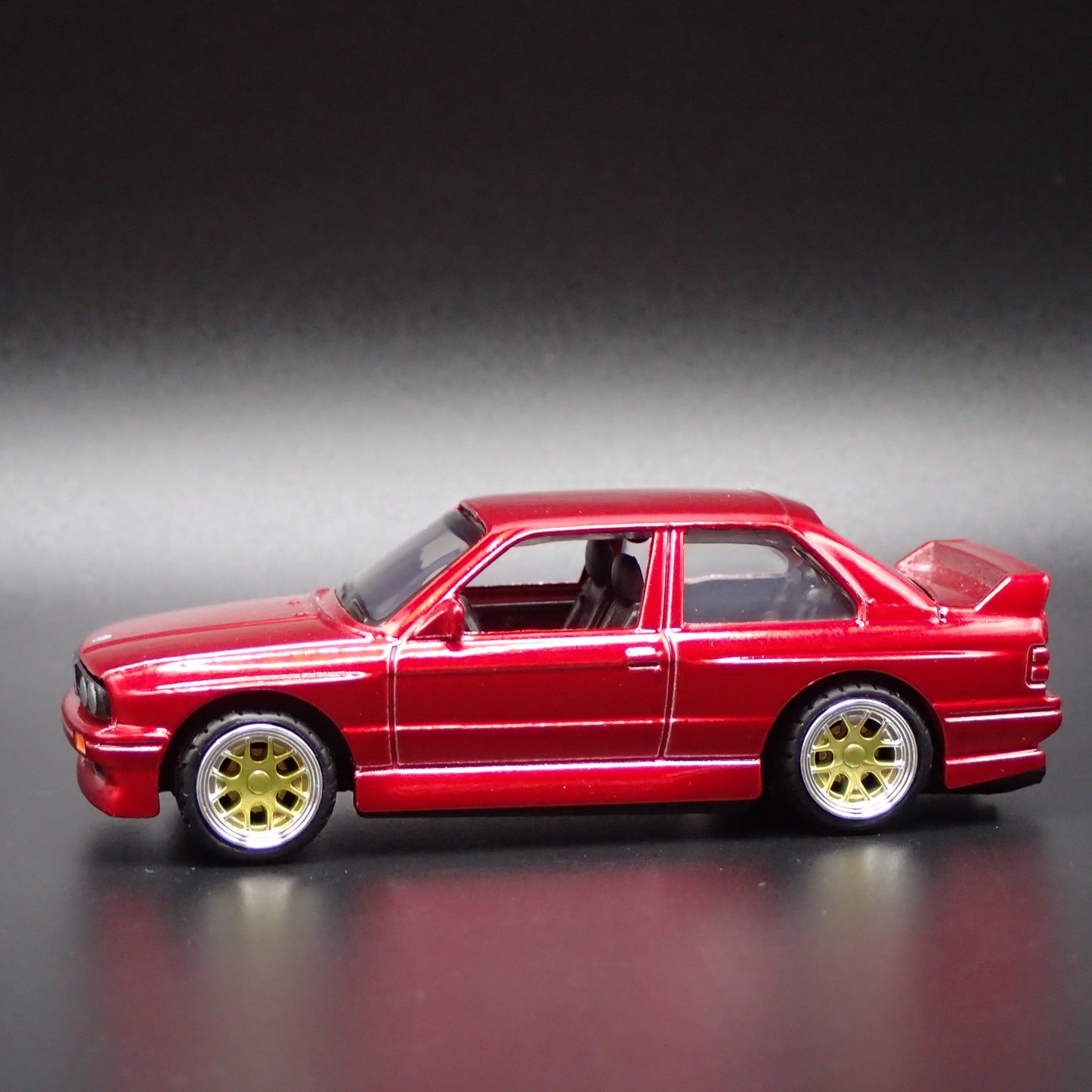 1986-1991 BMW M3 E30 1:64 SCALE COLLECTIBLE DIORAMA DIECAST MODEL CAR