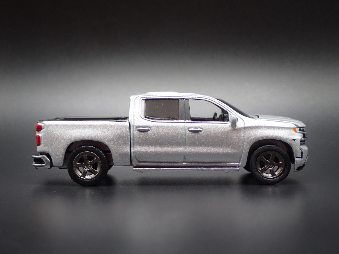 2019-2025 CHEVY SILVERADO PICKUP TRUCK HIGH COUNTRY 1:64 SCALE DIECAST MODEL CAR