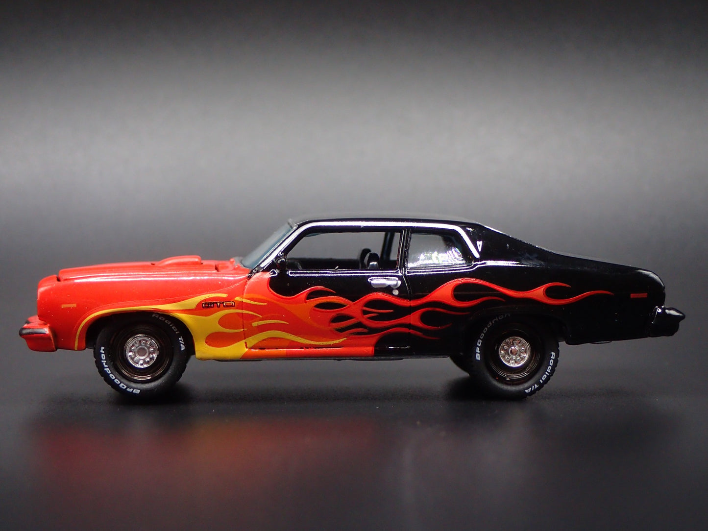 1974 74 PONTIAC GTO MUSCLE CAR 1:64 SCALE COLLECTIBLE DIORAMA DIECAST MODEL CAR