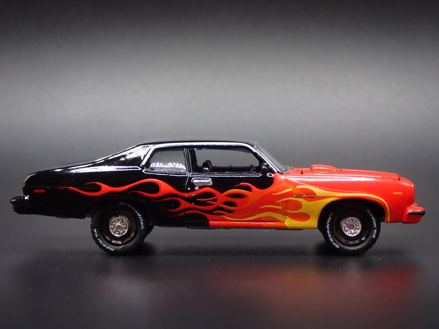 1974 74 PONTIAC GTO MUSCLE CAR 1:64 SCALE COLLECTIBLE DIORAMA DIECAST MODEL CAR