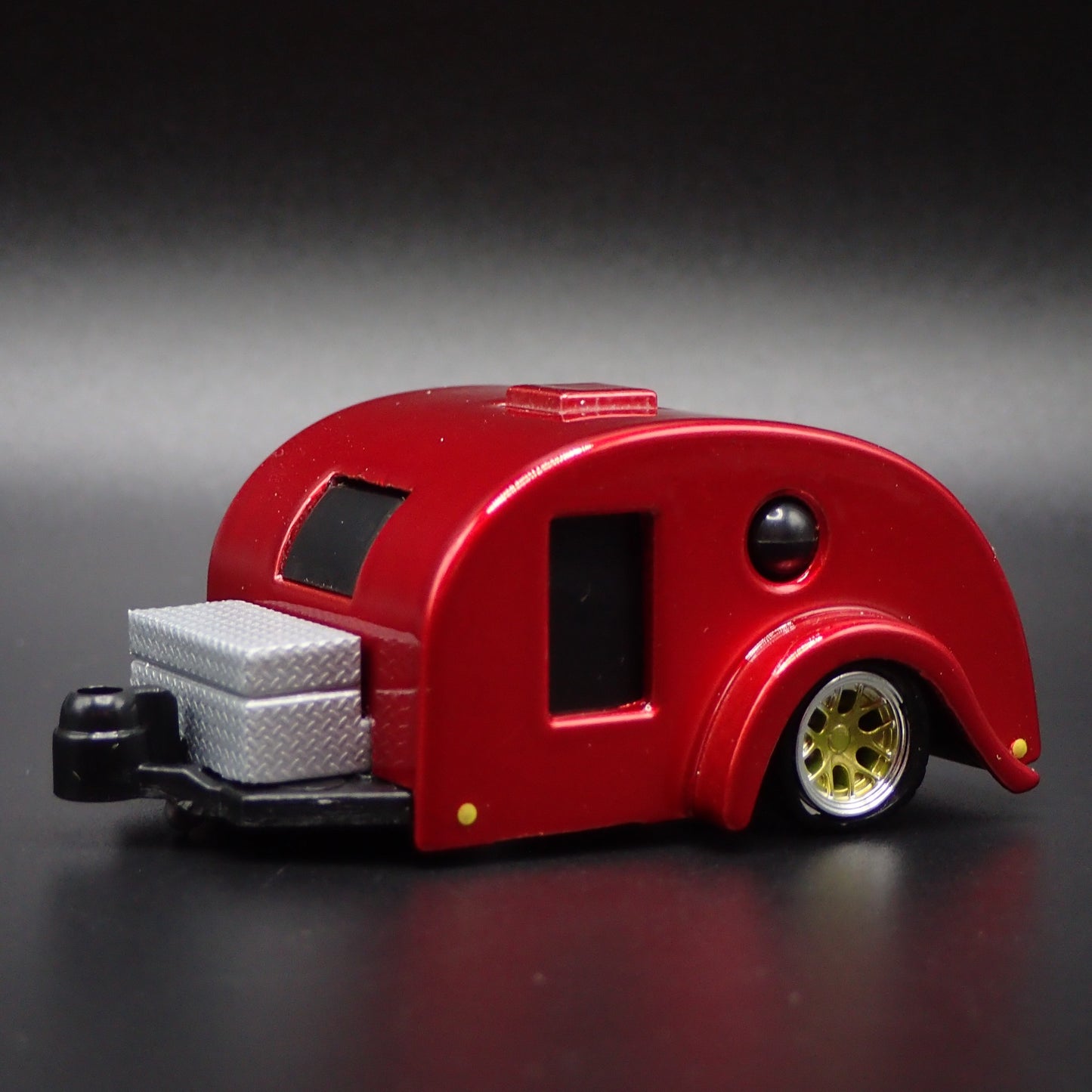 TEARDROP TRAVEL TRAILER CAMPER CANNED HAM W HITCH 1:64 SCALE DIORAMA MODEL CAR