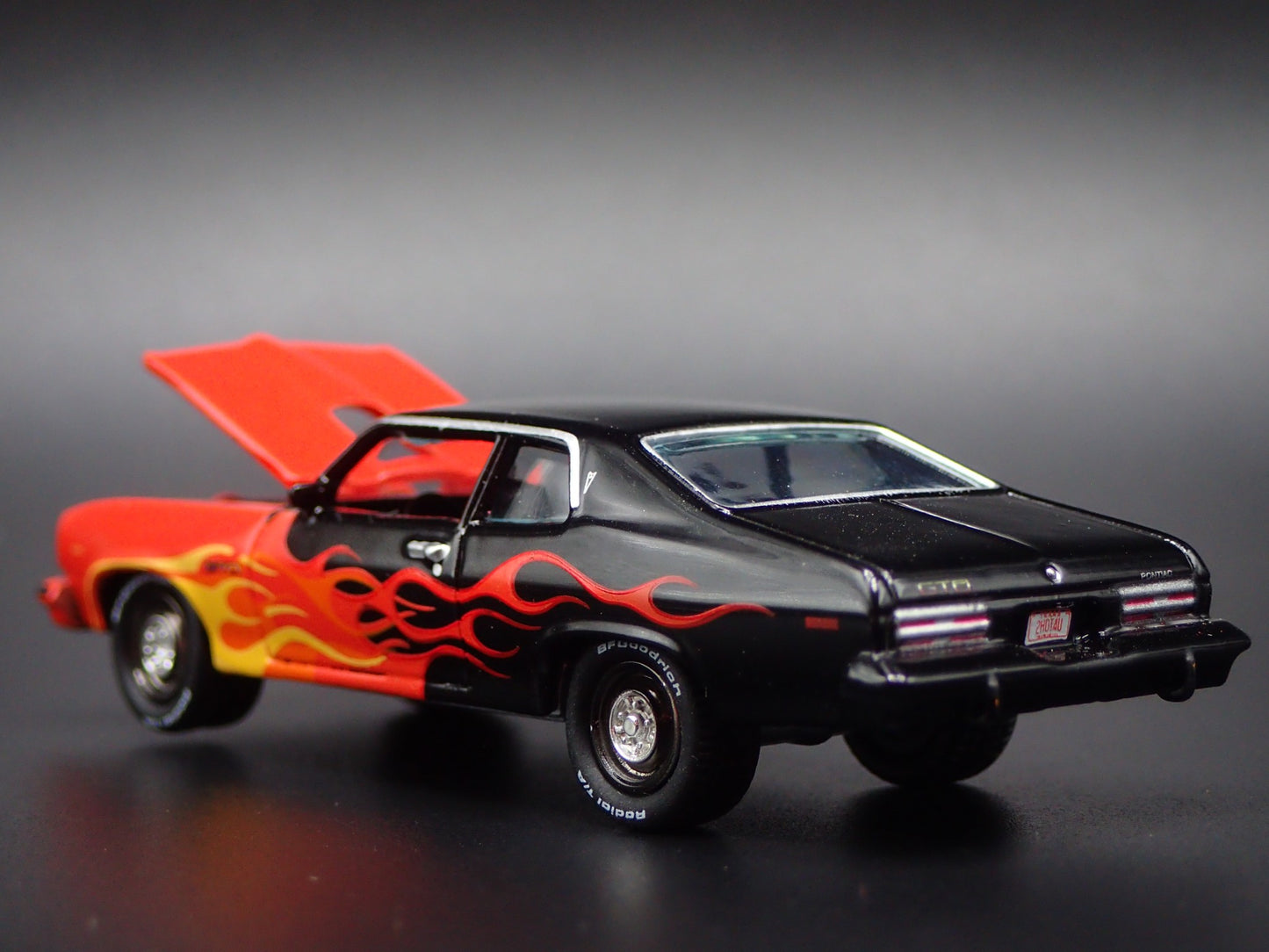 1974 74 PONTIAC GTO MUSCLE CAR 1:64 SCALE COLLECTIBLE DIORAMA DIECAST MODEL CAR