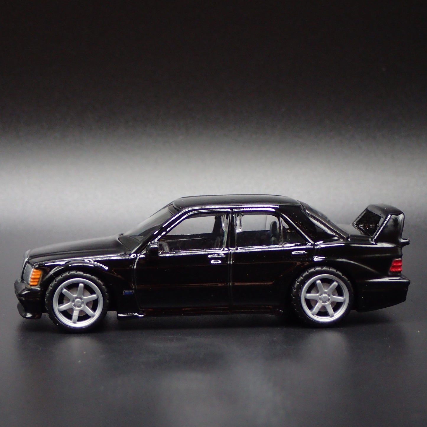 MERCEDES-BENZ 190E 2.5-16 EVOLUTION II 1:64 SCALE DIORAMA DIECAST MODEL CAR
