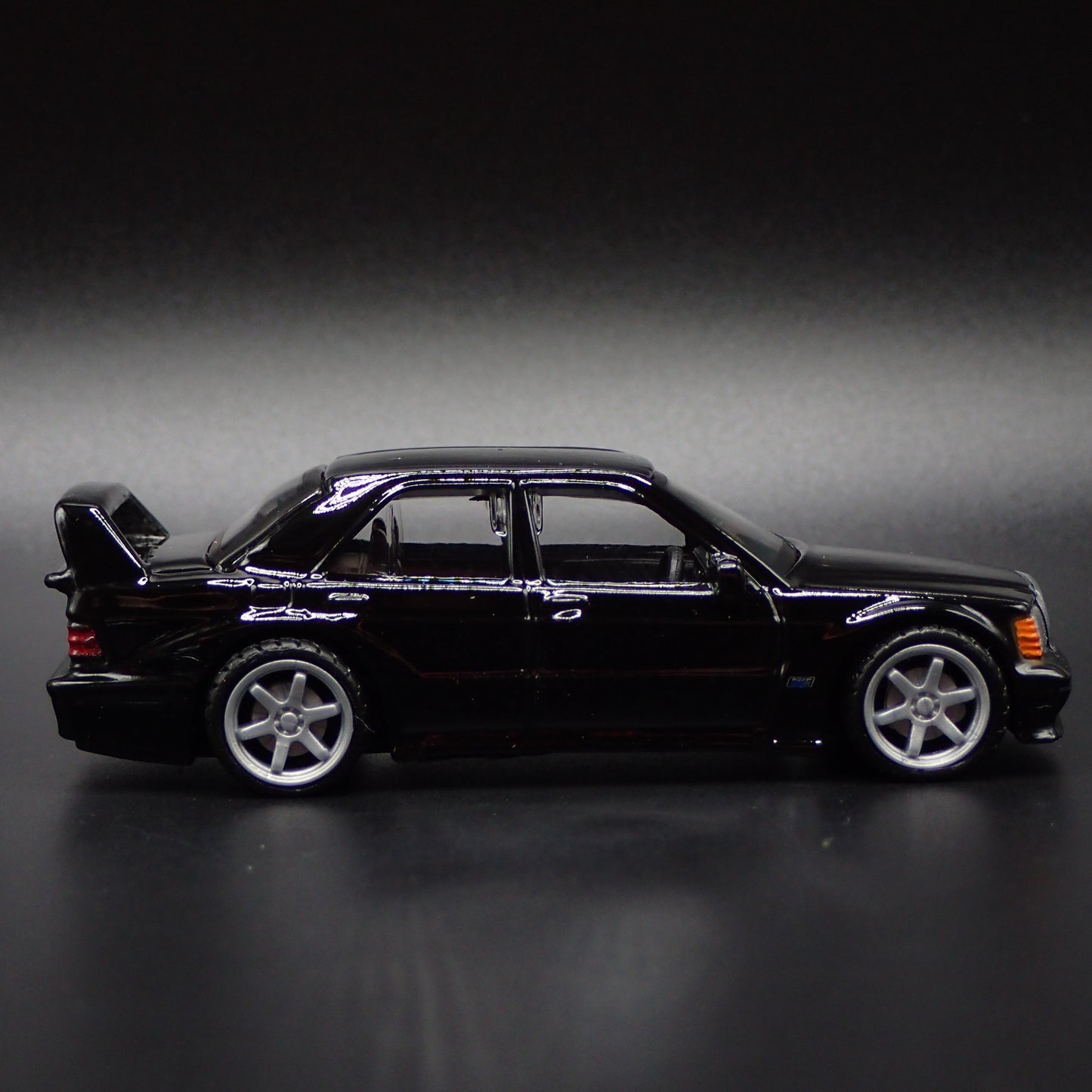 MERCEDES-BENZ 190E 2.5-16 EVOLUTION II 1:64 SCALE DIORAMA DIECAST MODEL CAR