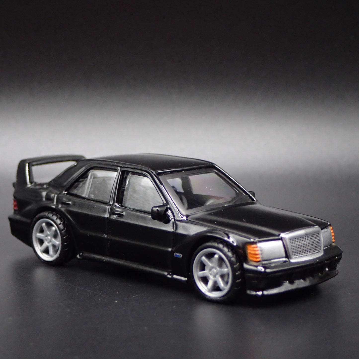 MERCEDES-BENZ 190E 2.5-16 EVOLUTION II 1:64 SCALE DIORAMA DIECAST MODEL CAR