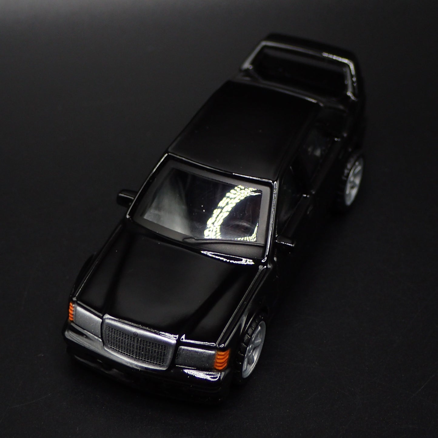 MERCEDES-BENZ 190E 2.5-16 EVOLUTION II 1:64 SCALE DIORAMA DIECAST MODEL CAR