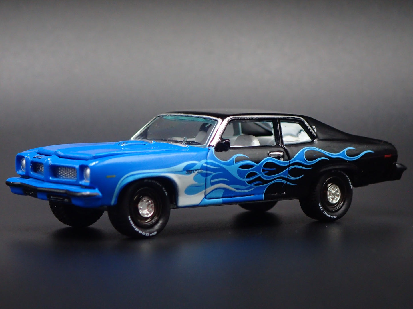 1974 74 PONTIAC GTO MUSCLE CAR 1:64 SCALE COLLECTIBLE DIORAMA DIECAST MODEL CAR