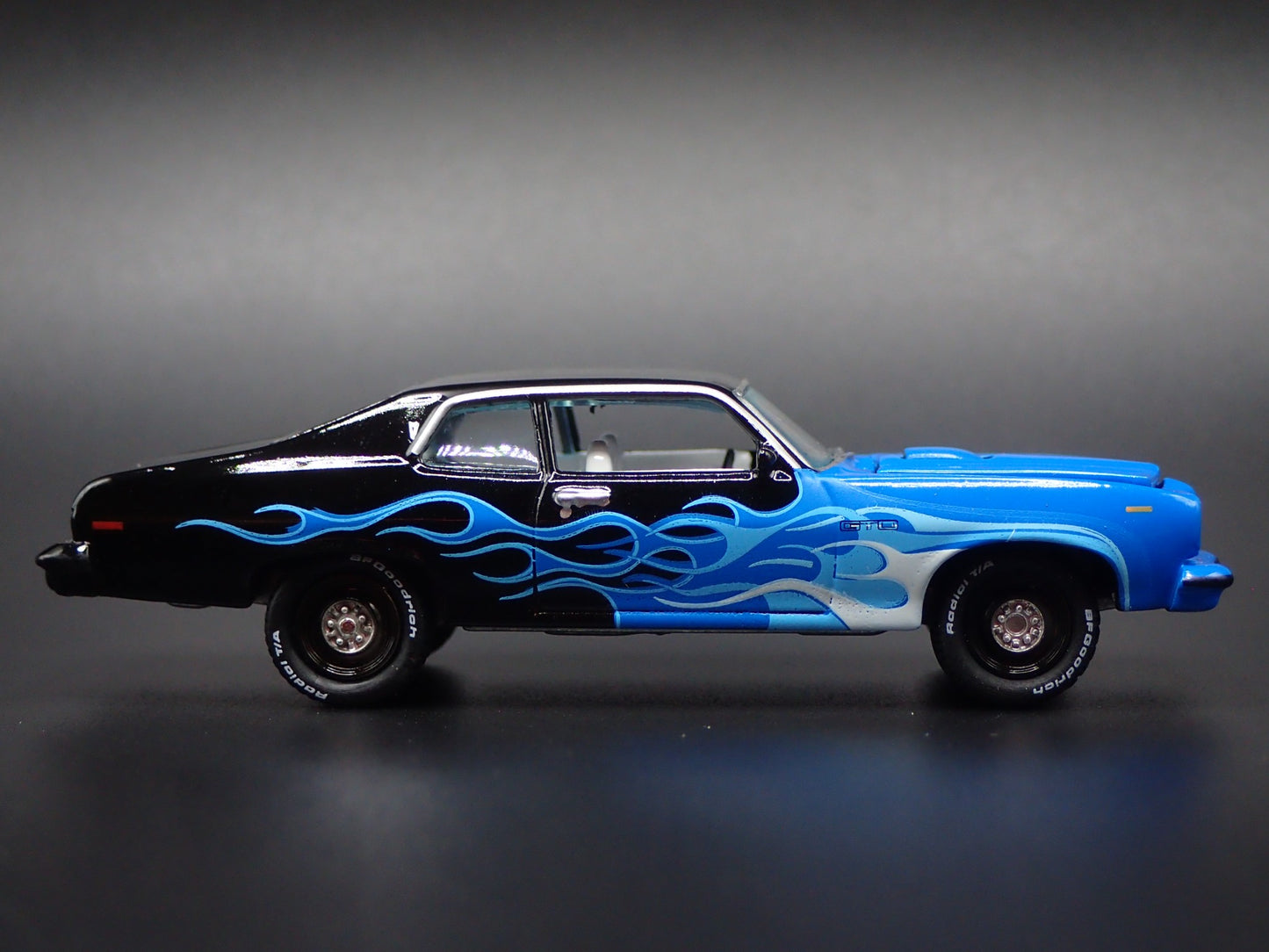 1974 74 PONTIAC GTO MUSCLE CAR 1:64 SCALE COLLECTIBLE DIORAMA DIECAST MODEL CAR