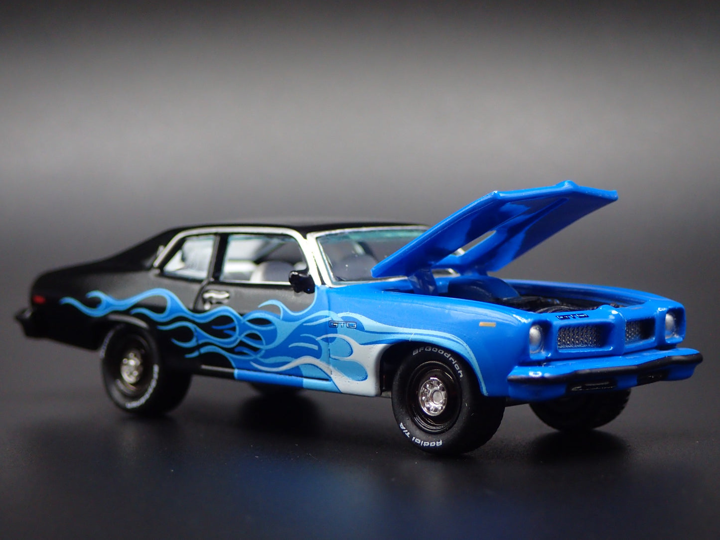 1974 74 PONTIAC GTO MUSCLE CAR 1:64 SCALE COLLECTIBLE DIORAMA DIECAST MODEL CAR