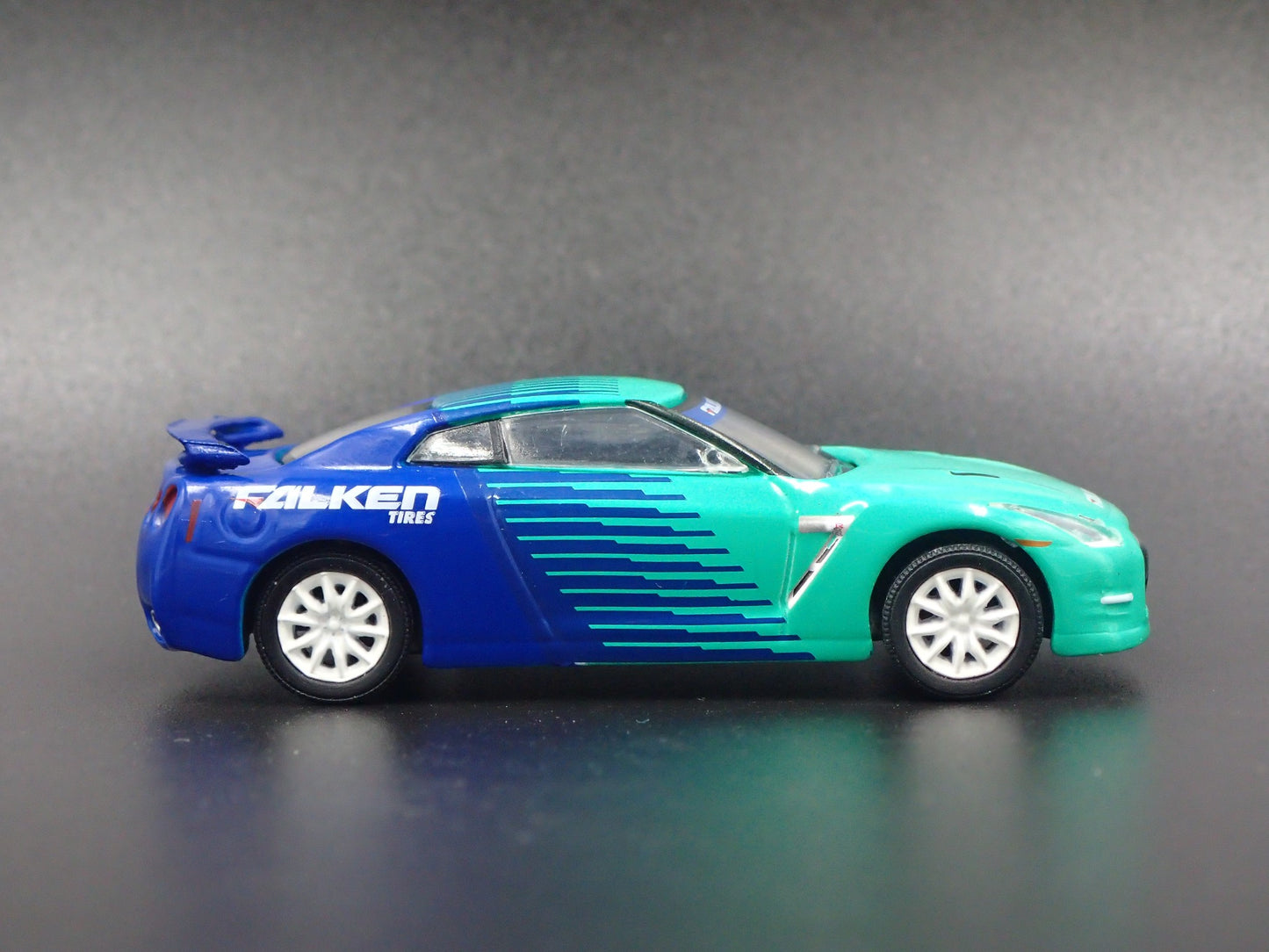 2007-2025 NISSAN GTR R35 SKYLINE FALKEN 1:64 SCALE DIORAMA DIECAST MODEL CAR