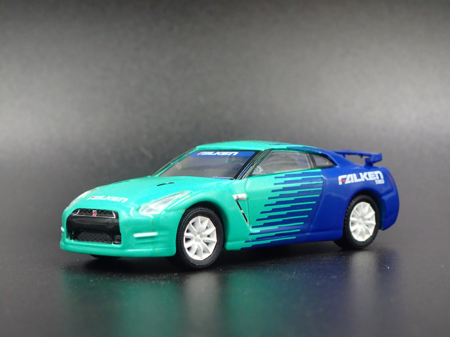 2007-2025 NISSAN GTR R35 SKYLINE FALKEN 1:64 SCALE DIORAMA DIECAST MODEL CAR
