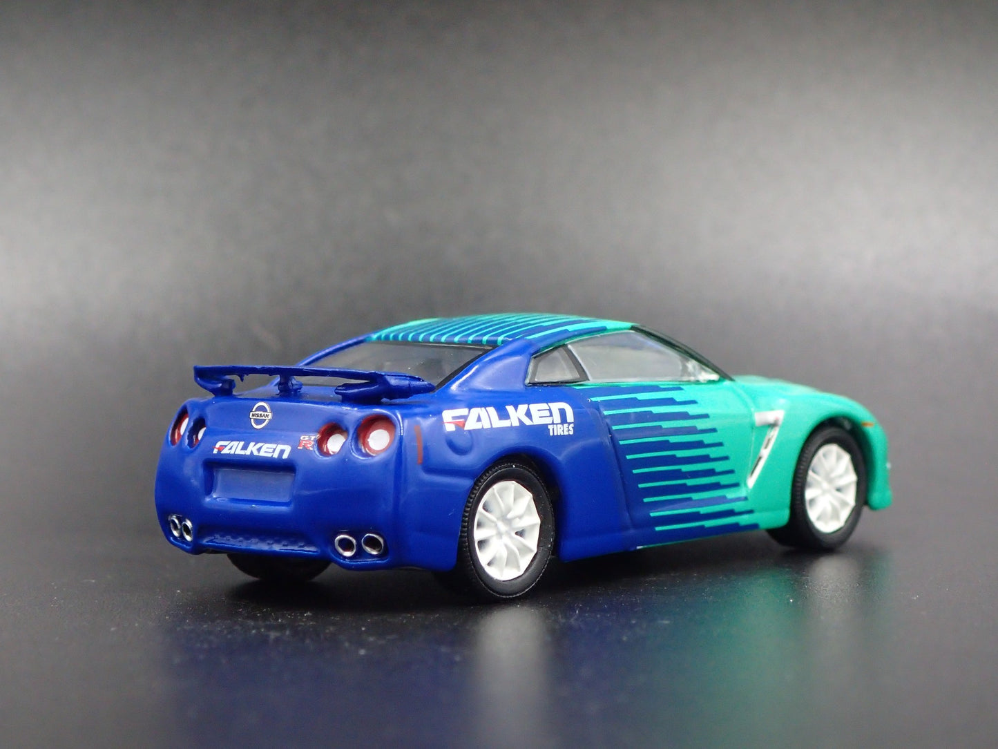 2007-2025 NISSAN GTR R35 SKYLINE FALKEN 1:64 SCALE DIORAMA DIECAST MODEL CAR