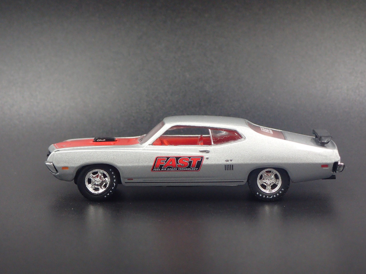1970 70 FORD TORINO COBRA FAST 1:64 SCALE COLLECTIBLE DIORAMA DIECAST MODEL CAR