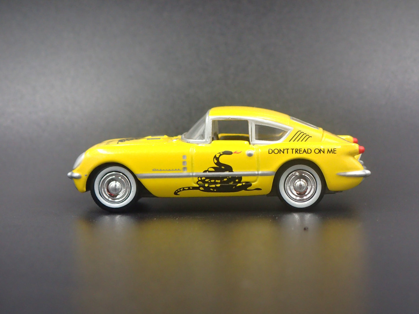 1954 54 CHEVROLET CHEVY CORVAIR YELLOW USA 1:64 SCALE DIORAMA DIECAST MODEL CAR