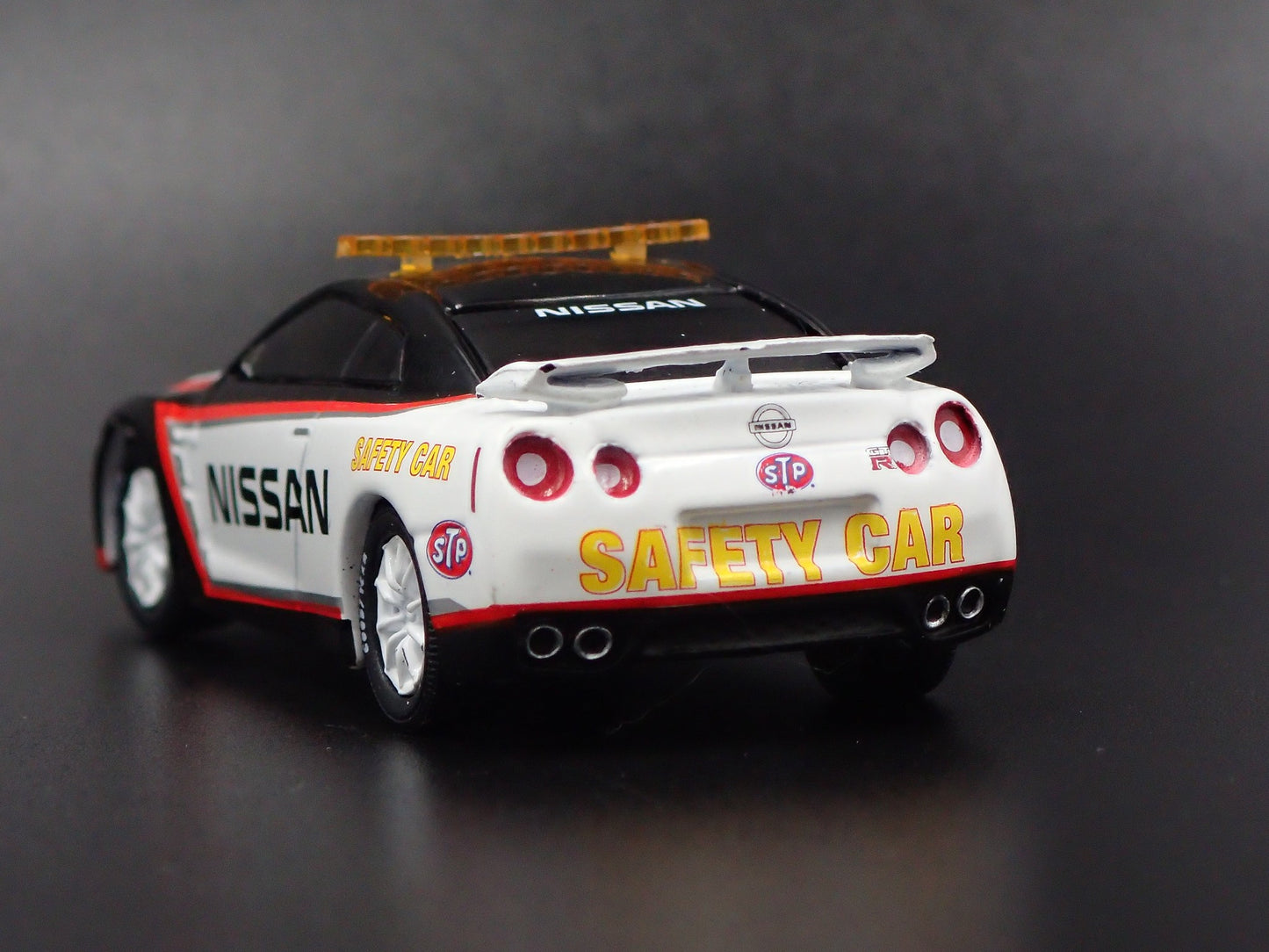 2016 16 NISSAN GTR R35 SKYLINE STP SAFTEY CAR WHITE 1:64 SCALE DIECAST MODEL CAR