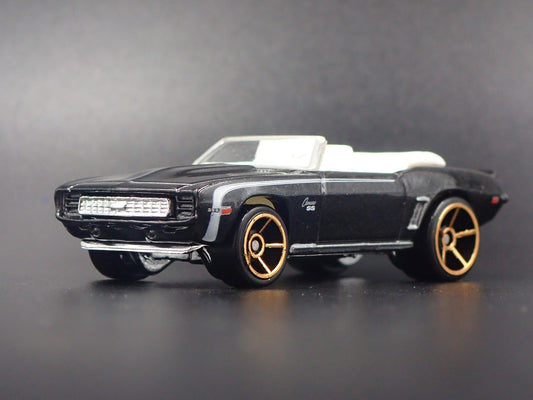 1969 69 CHEVY CHEVROLET CAMARO CONVERTIBLE 1:64 SCALE DIORAMA DIECAST MODEL CAR