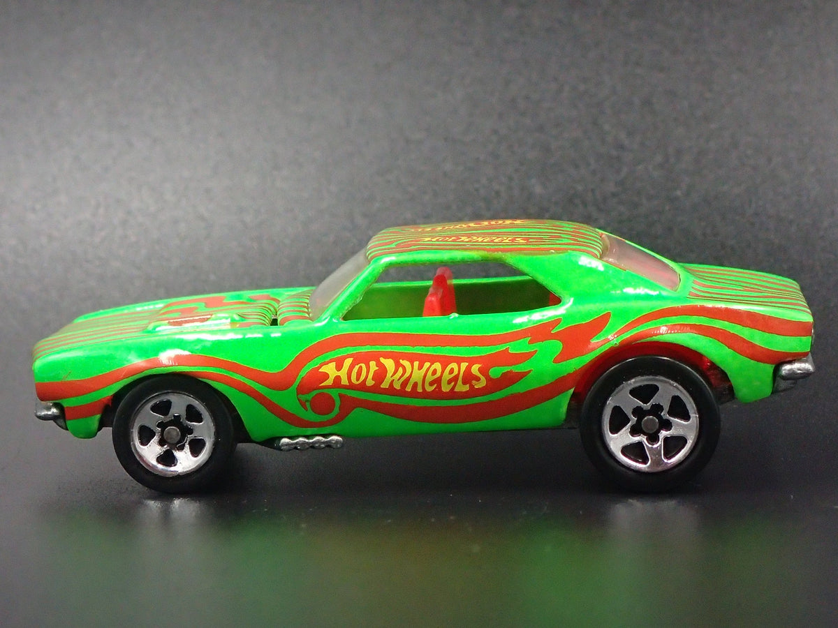 1967 67 CHEVY CHEVROLET CAMARO GREEN 1:64 SCALE DIORAMA DIECAST MODEL CAR