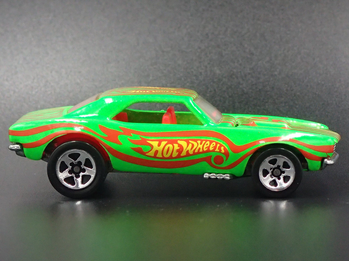 1967 67 CHEVY CHEVROLET CAMARO GREEN 1:64 SCALE DIORAMA DIECAST MODEL CAR