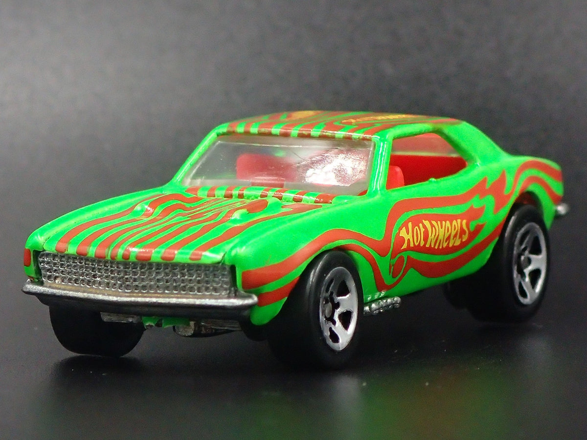 1967 67 CHEVY CHEVROLET CAMARO GREEN 1:64 SCALE DIORAMA DIECAST MODEL CAR