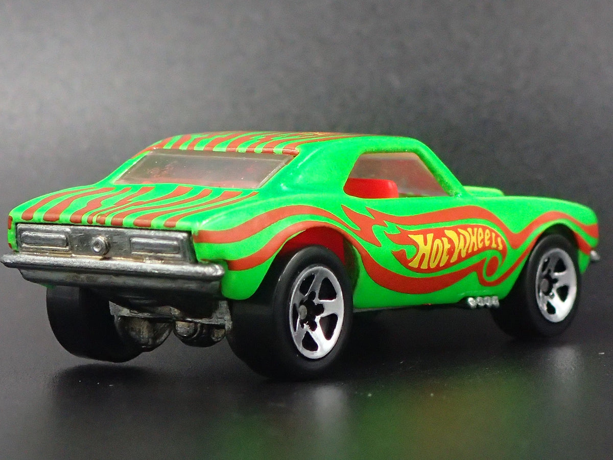 1967 67 CHEVY CHEVROLET CAMARO GREEN 1:64 SCALE DIORAMA DIECAST MODEL CAR