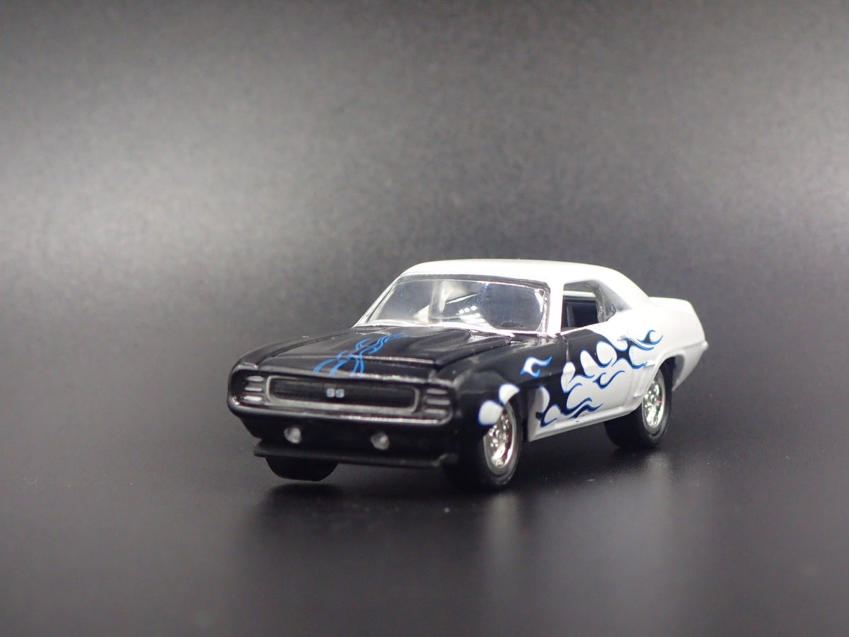 1969 69 CHEVY CHEVROLET CAMARO SS WHITE 1:64 SCALE COLLECTIBLE DIECAST MODEL CAR